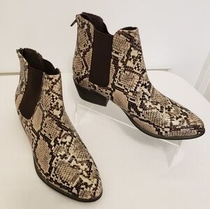ESPRIT Snakeprint Brown & Cream Colored Booties Size 7.5M, Chic, Stylish